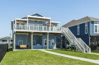 Galveston Bay Views and Pier! San Leon Gulf Getaway