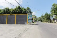 Losmen Alden Hotels in Kretek