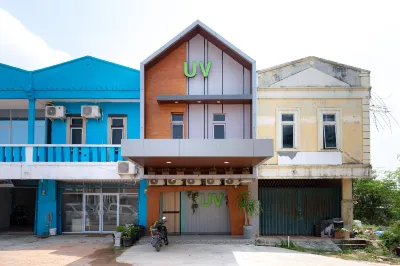 Urbanview Hotel R House Batam by RedDoorz Hotels in Kabil