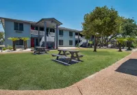 Econo Lodge Inn & Suites Fulton - Rockport Hotel a Fulton