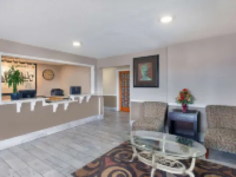 Super 8 by Wyndham Somerset Hotels in Somerset