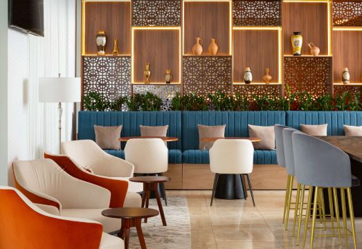 2. 더블트리 바이 ..