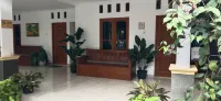 Griya Kulon Yogya Hotel di Moyudan