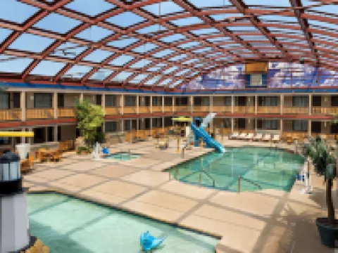 AmericInn by Wyndham la Crosse Riverfront Conference Center Hotels in La Crosse