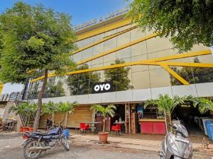 OYO Flagship the Ashoka Boarding and Lodging