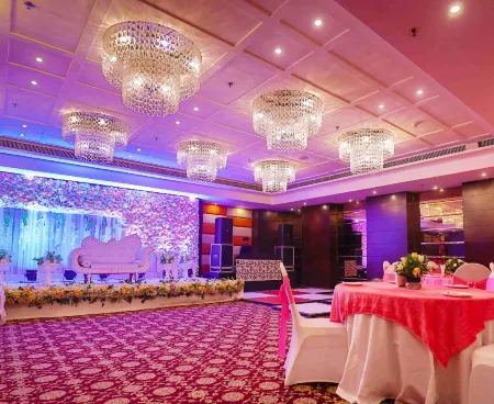 Hotel DS Clarks Inn Gurgaon Отели рядом со станцией Gurgaon Railway Station