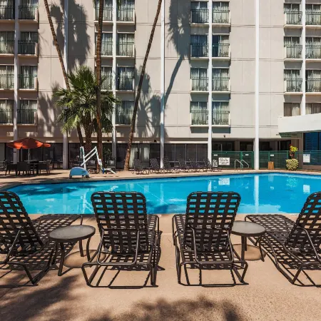 DoubleTree by Hilton Phoenix Midtown