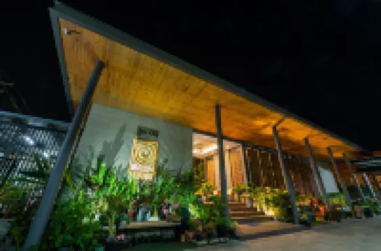 Guuden華欣酒店 鄰近筷子山寺的酒店