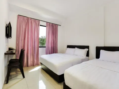 Super OYO 89495 Rich Hotel