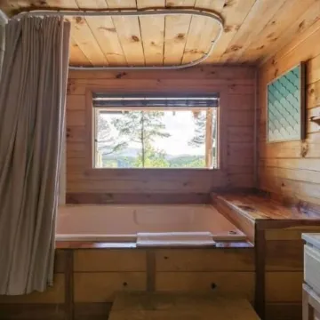 Adelaide's Den 2 Bedroom Cabin by RedAwning