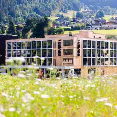 Revier Mountain Lodge Montafon 的山區小屋 Hotel Exterior