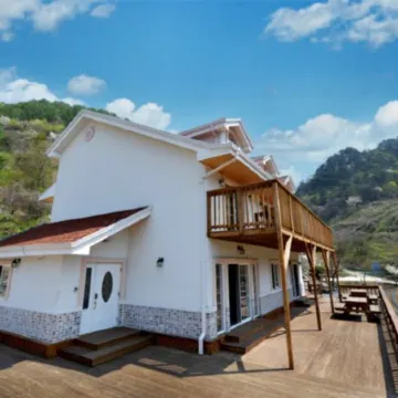 Danyang Sobaeksan Landscape Pension Отели рядом с достопримечательностью «Пещера Косу»