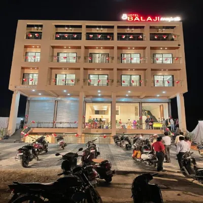 Hotel Balaji Comforts فنادق في Wakhari