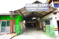 OYO 93071 Home Stay Kembar Syariah Hotels near House of Representatives Building of Binjai City