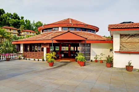 Indismart Woodbourne Resort