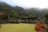 甯越古雷梅達爾加多茲旅館