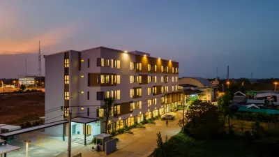 The Pride Hotel Phitsanulok Hôtels à : Wang Thong