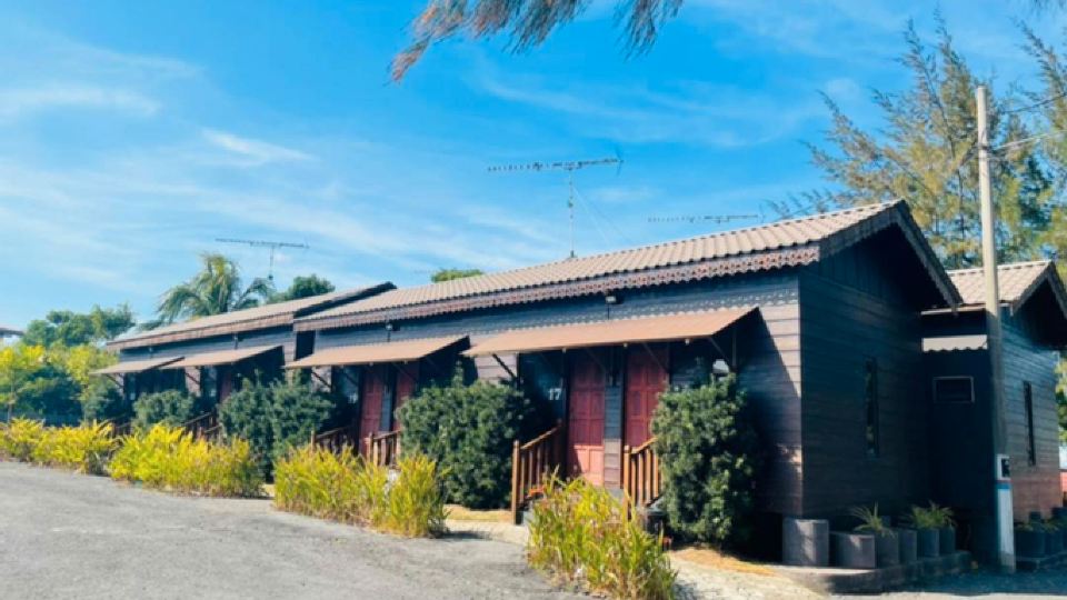 Sungai Rengit Hotel
