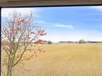 "Hughlek" - 1.5km from the Sea