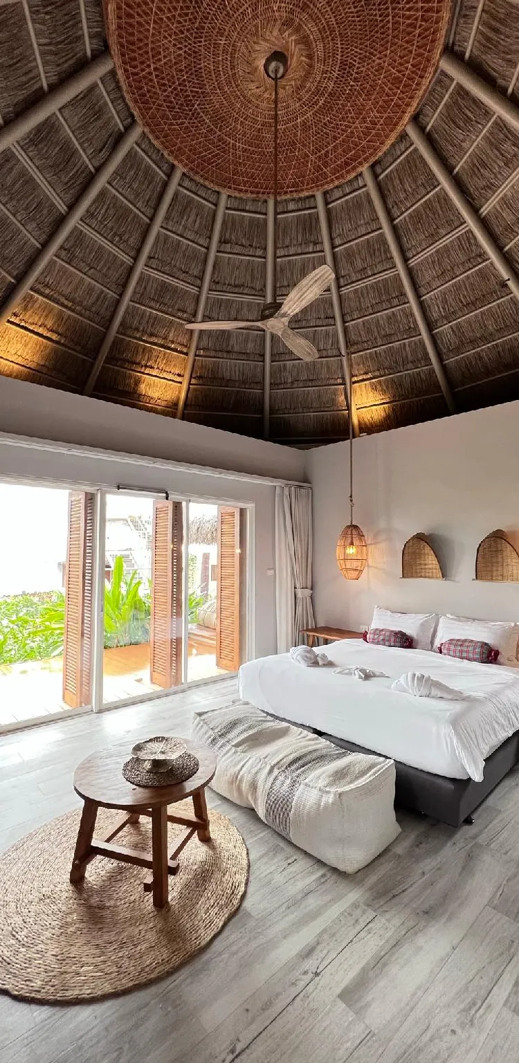 ห้องดีลักซ์ เตียงใหญ่ 1 เตียง