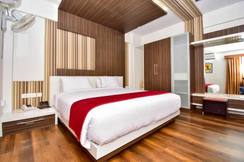 Emarald Hotel Calicut فنادق في كوزيكود