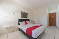 RedDoorz Syariah @ Jl Raya Sukabumi Hotel di Gekbrong
