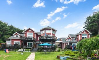 Gyeongju Magic Castle Pension (Pets Friendly)