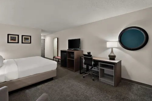 Comfort Inn & Suites Santee I-95 - 2-Star