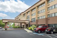 Best Western Plus Reading Inn  Suites - Pysäköinti