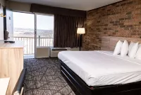 Days Inn by Wyndham Batesville AR - parking