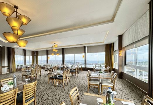 5. 라마다 솔리헐 ..