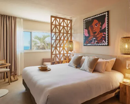 Mercure Saint Raphael Centre Plage โรงแรมในแซ็ง-ราแฟล