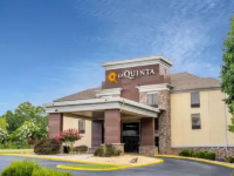 La Quinta Inn & Suites by Wyndham Covington Hotels in Covington