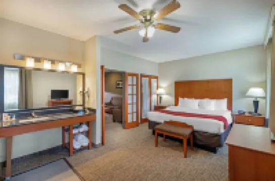 Comfort Suites North Dallas Hotels in Park Central