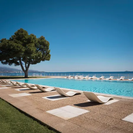 Kalamaki Beach Resort
