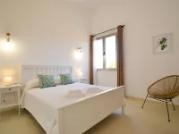 Caleu Hotels near Consell Flea Market