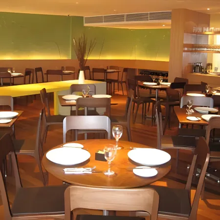 Golden Tulip Macae