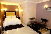 De' Bliss Hotel and Suites Отели рядом с достопримечательностью «Остров Снейк»