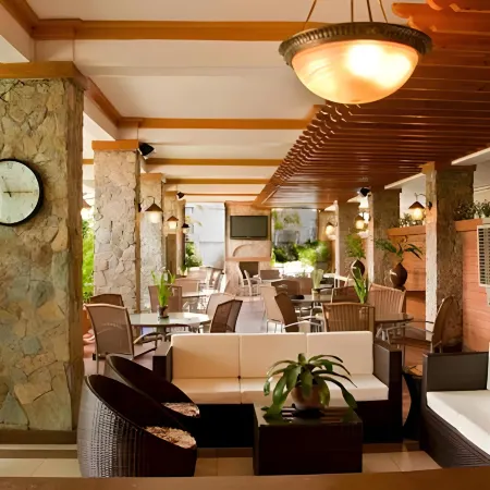 Chocolate and Berries Hotel