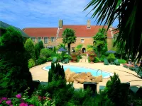 Greenhills Country Hotel - Pools