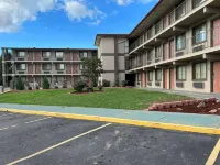Days Inn & Suites by Wyndham Springfield on I-44 Hotels in Springfield