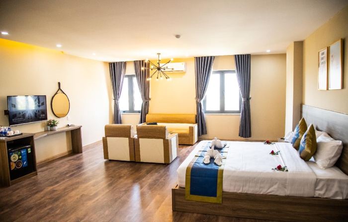 La Mia Lakeview Hotel