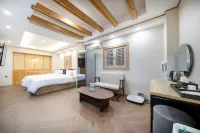 Seosan Heo & Jang Hanok Hotel Lake Park