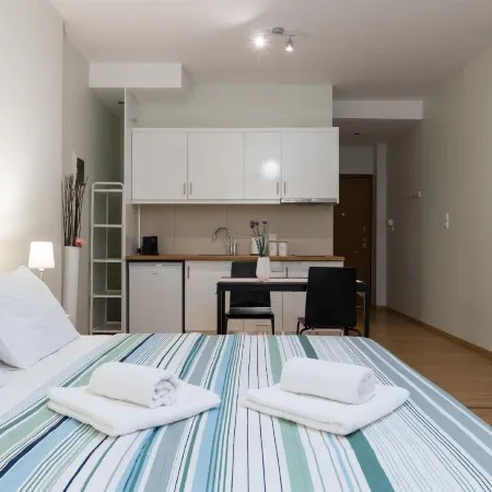 Anivia Apartments Airport by Airstay