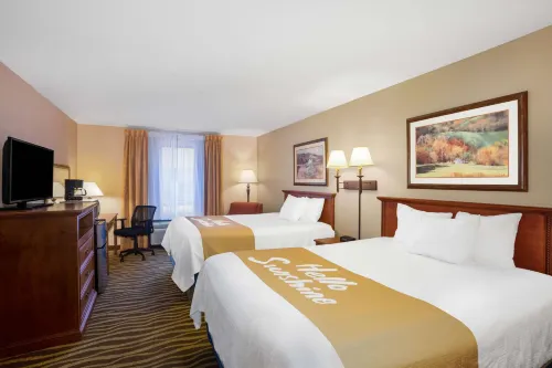 Days Inn & Suites by Wyndham Cuba Hotels in Meramec Township