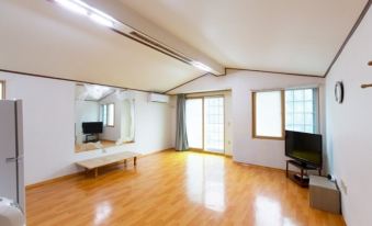 Hongcheon Peacock Farm Pension