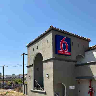 Motel 6 Lake Elsinore, CA Hotel Exterior