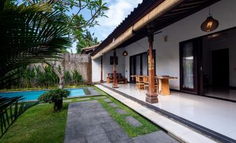 De Cahyani Private Villa by Supala