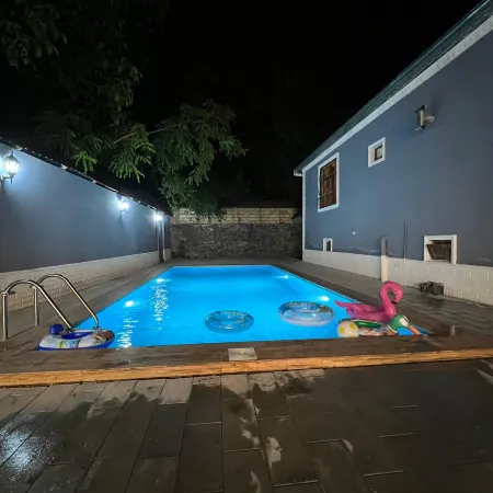 Cozy House with Swimming Pool Near City Center No1