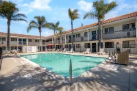 Motel 6 Lompoc, CA - Pools